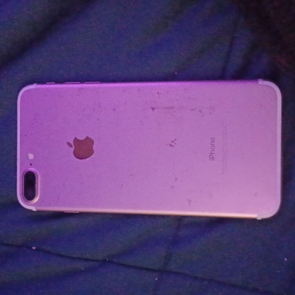 IPhone - Picture 2 of 2
